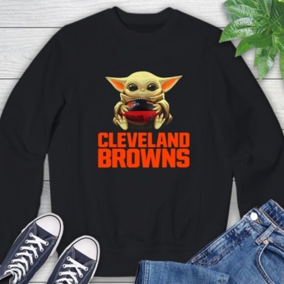 Cleveland Browns Baby Yoda Star Wars NFL Football Christmas Sweatshirt 159 - Picture 1 of 5